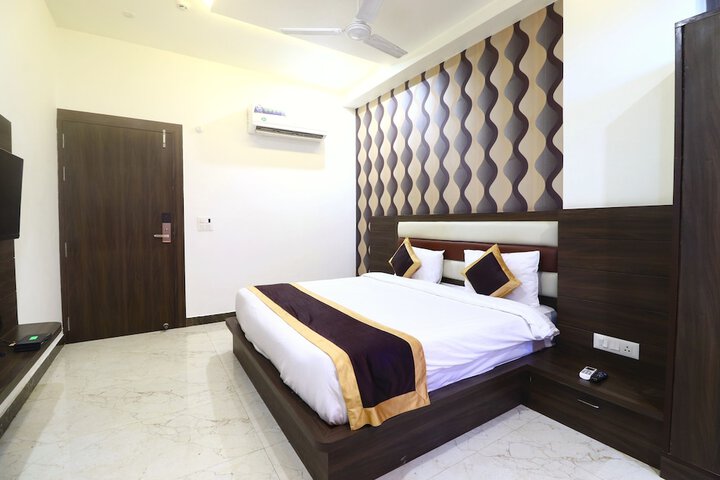 Room 7 of 39