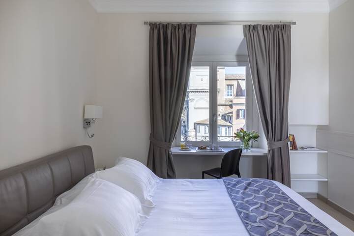 Room 45 of 380