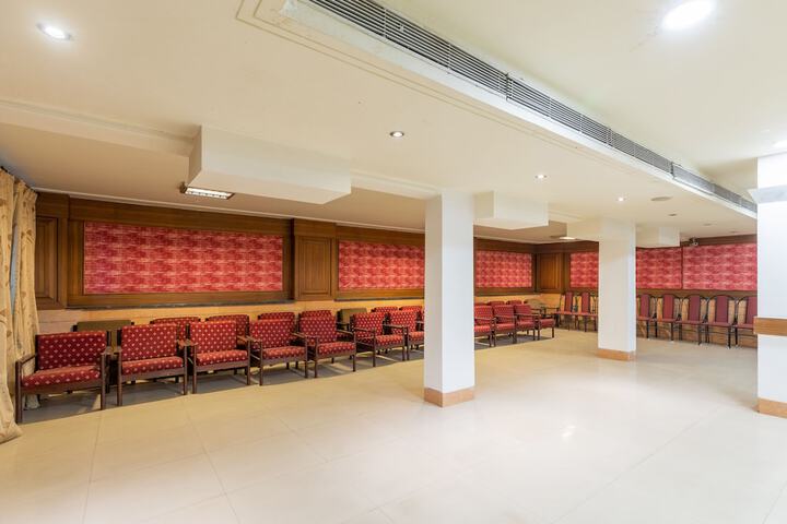 Ballroom/Hall 35 of 38