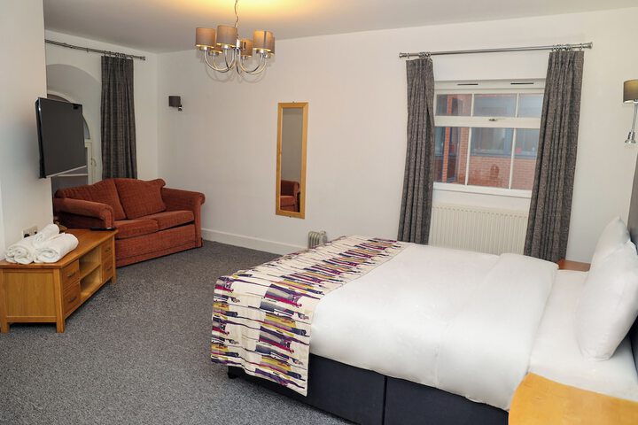 Room 8 of 20