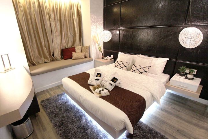 Room 9 of 22
