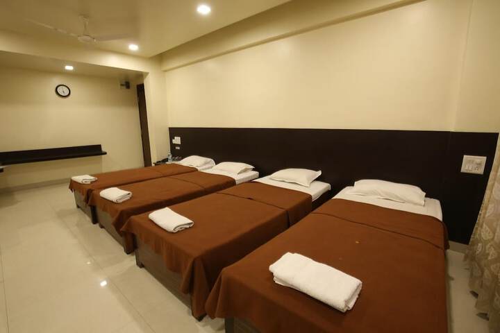 Room 3 of 46
