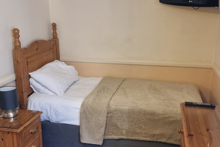 Room 18 of 33