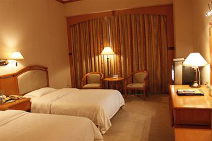 Room 12 of 23