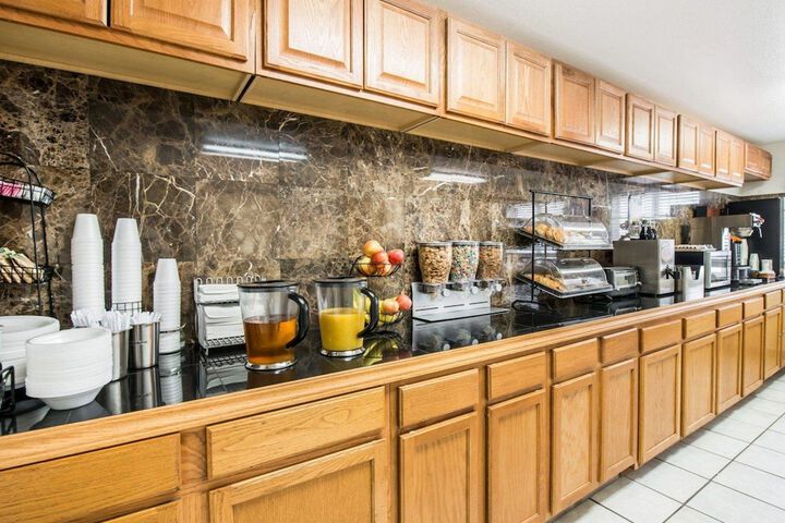 Breakfast/Coffee Service 106 of 119