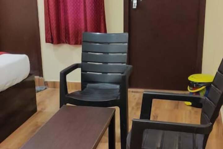 Room 10 of 14