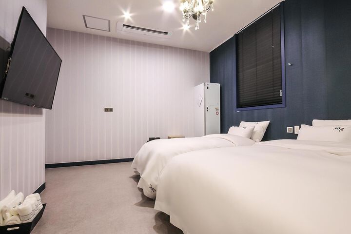 Room 55 of 152