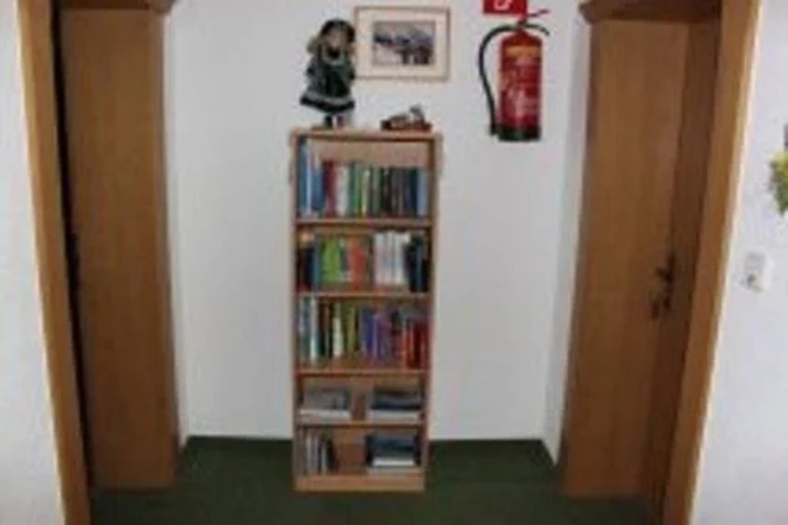 Room 8 of 16
