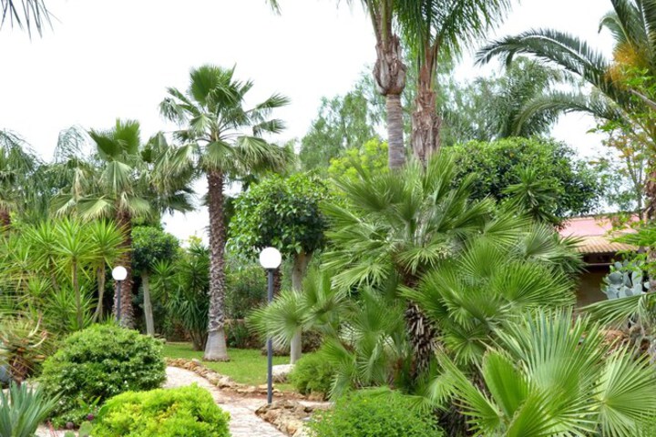 Hotel Exterior 59 of 76