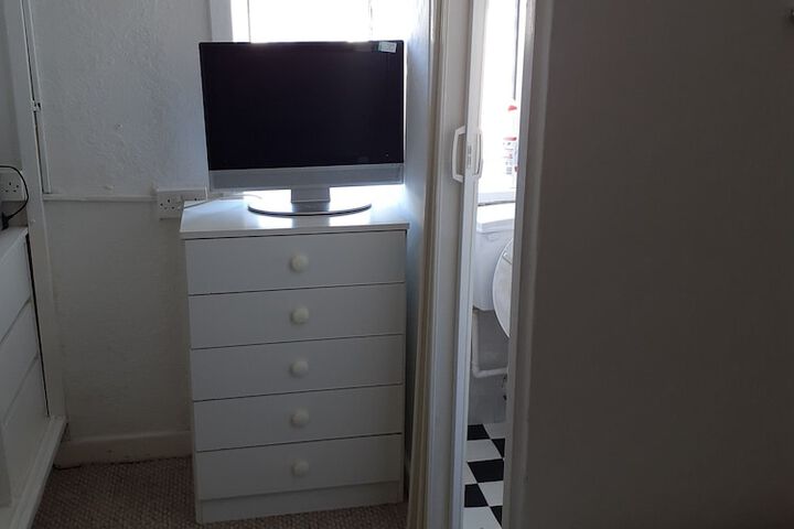 Room 22 of 42