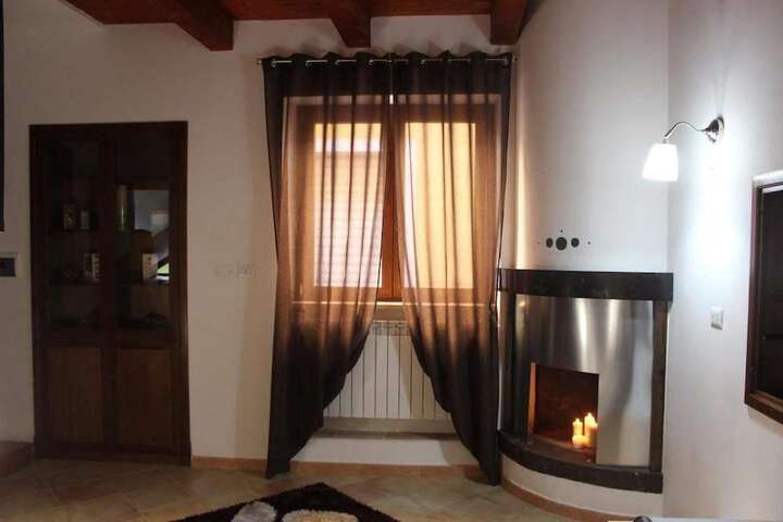 Room 4 of 36