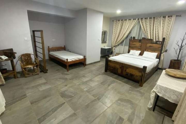 Room 12 of 35