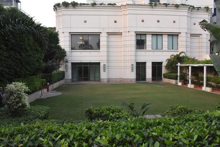 Hotel Exterior 76 of 78