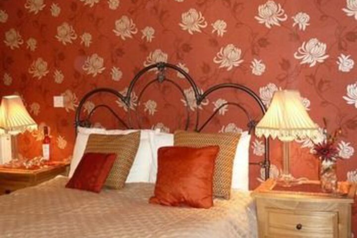 Room 6 of 28
