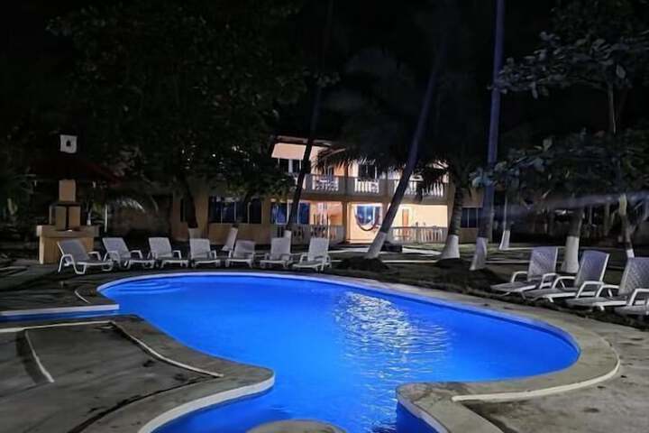 Pool 5 of 9