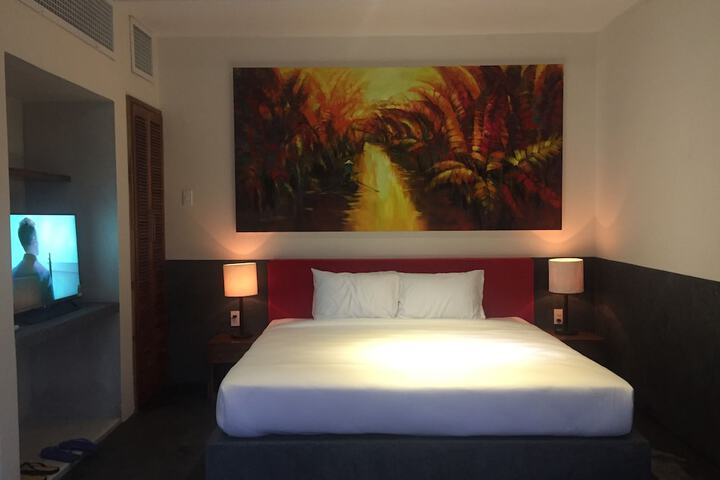 Room 12 of 126