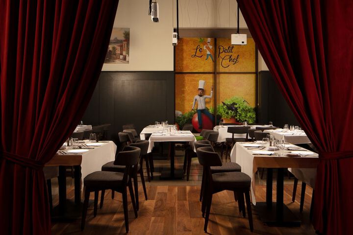Dining 90 of 124