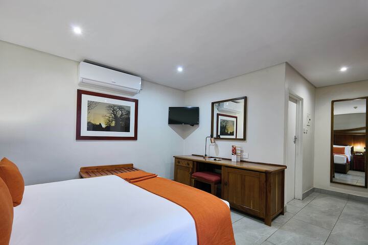 Room 27 of 96