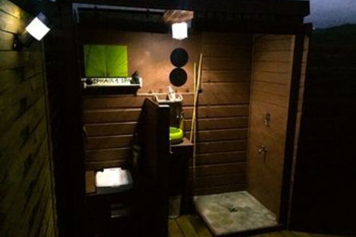 Room 2 of 10