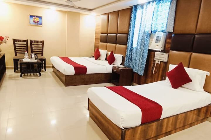Room 9 of 26