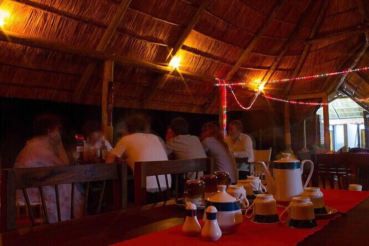 Dining 30 of 47