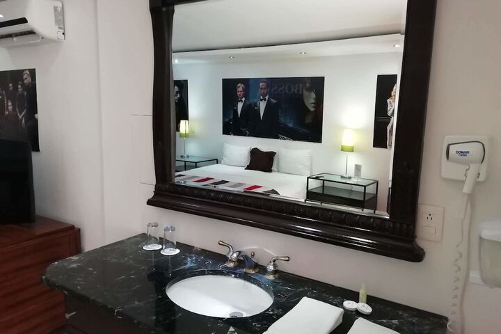 Room 27 of 60