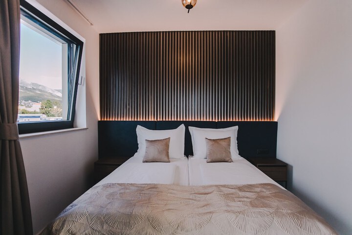 Room 25 of 58