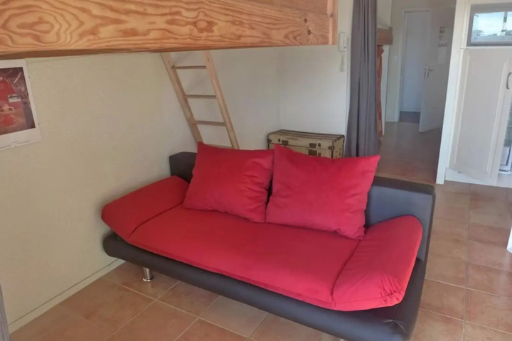 Room 2 of 11