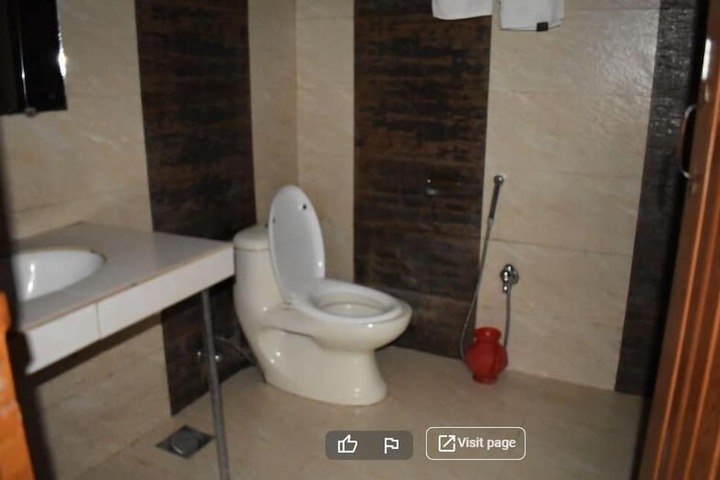 Room 11 of 15