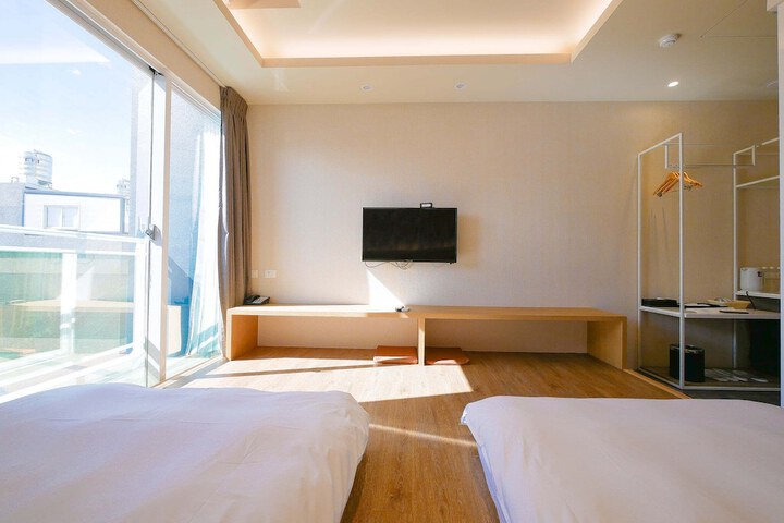 Room 18 of 29