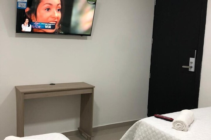 Room 12 of 25
