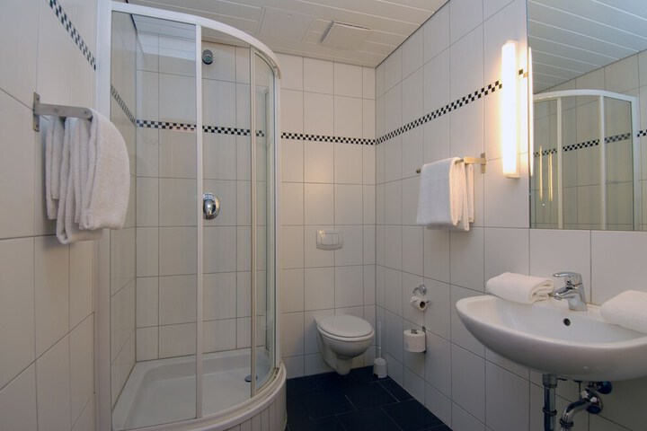 Room 3 of 13