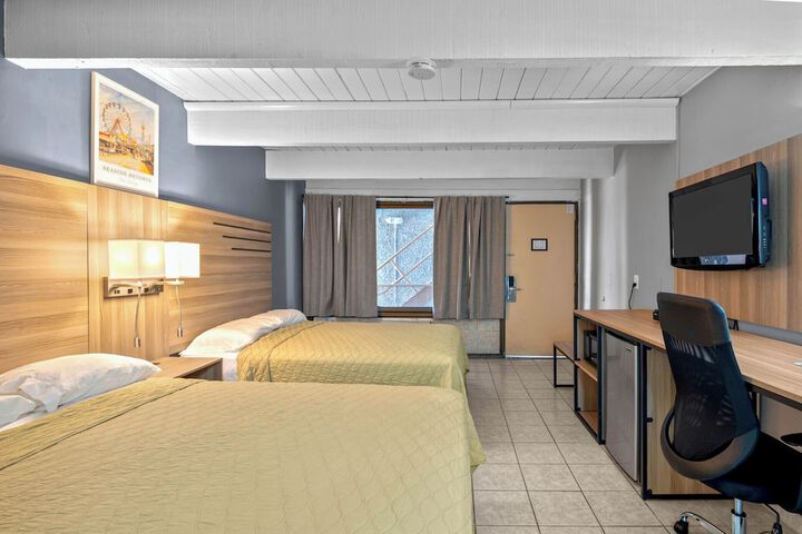 Room 6 of 39