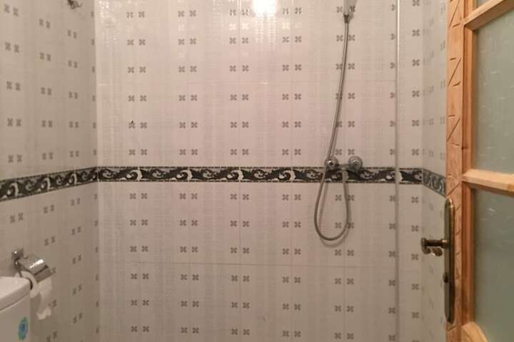 Room 10 of 27