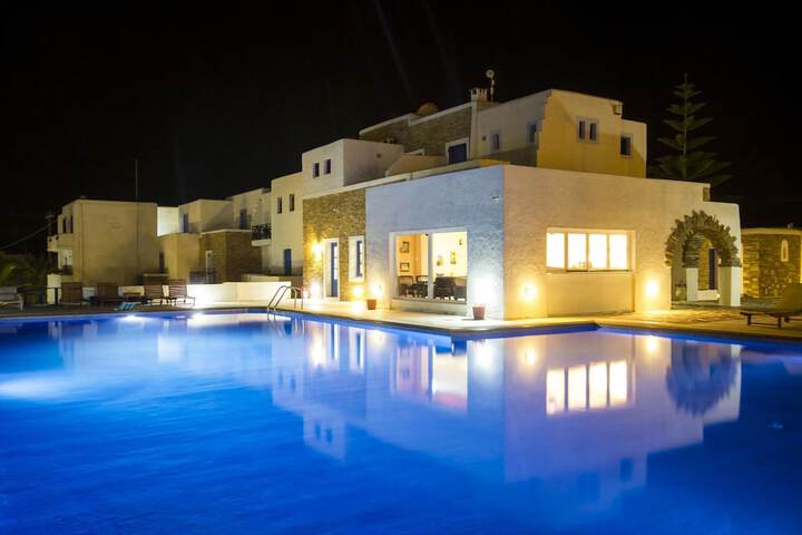 Hotel with Pool