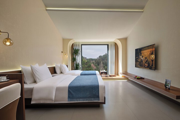 Room 9 of 49