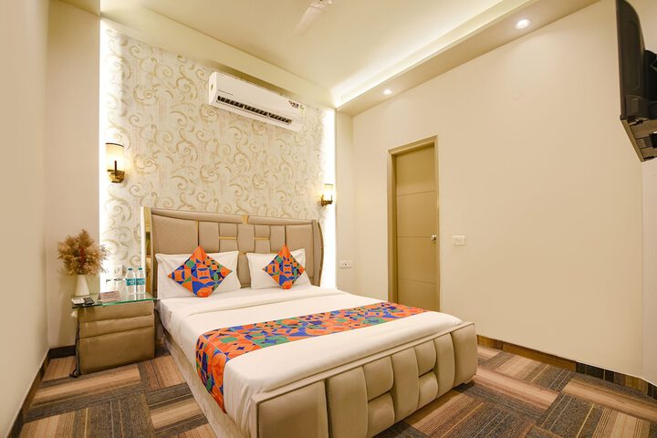 Room 18 of 27
