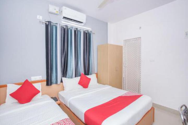 OYO 15016 Hotel City Plaza