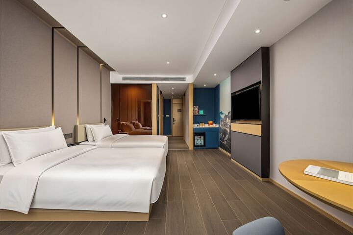 Room 18 of 38