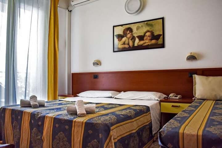 Room 14 of 40