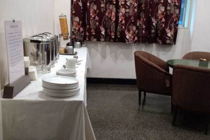 Dining 40 of 46