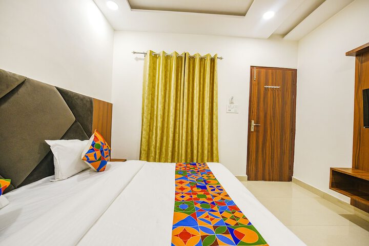 Room 14 of 24