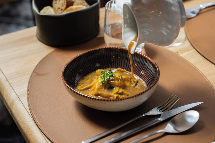Dining 60 of 78