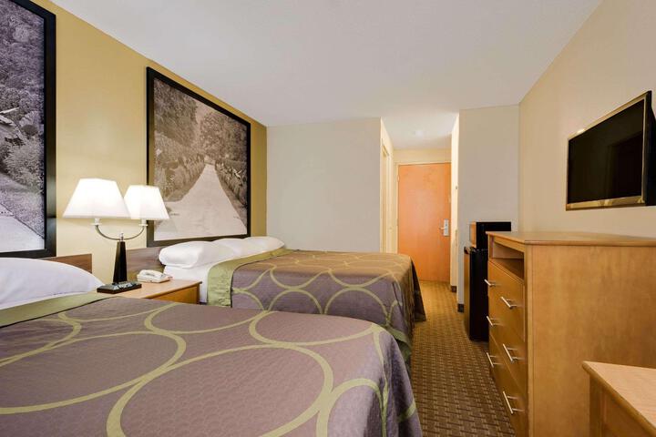 2 Double Beds (6 of 6)