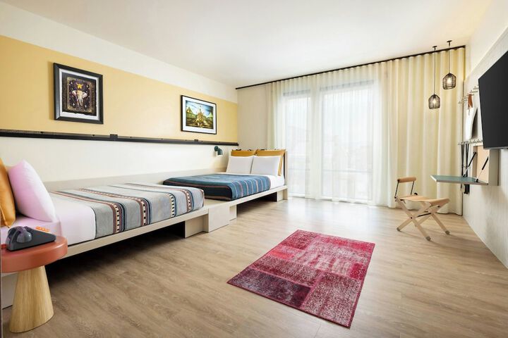 Room 18 of 39