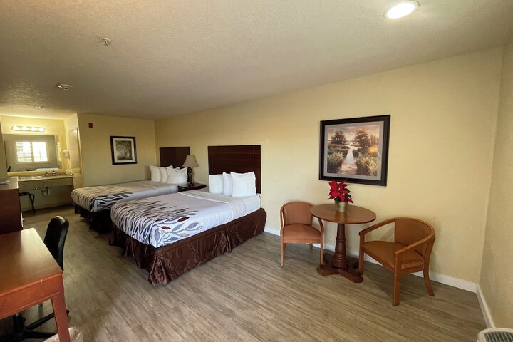 Room 7 of 16