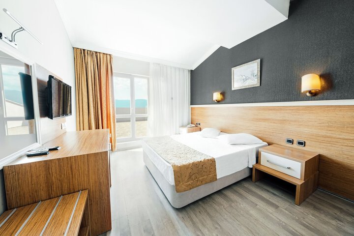 Room 19 of 48