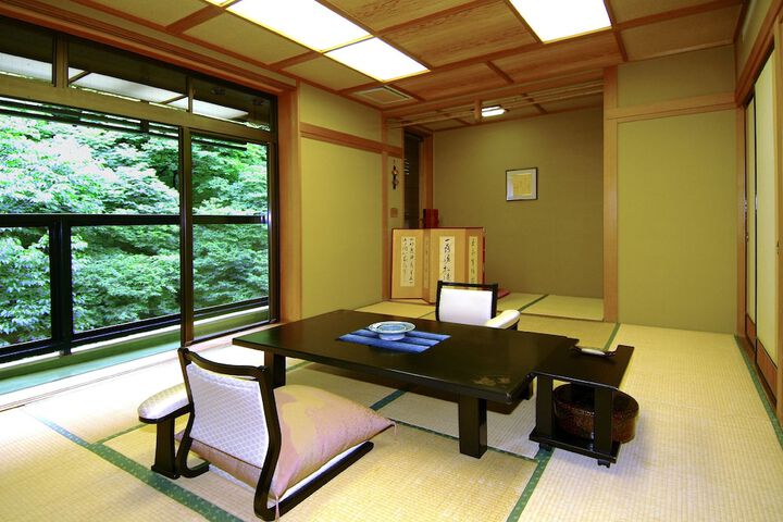 Room 3 of 14