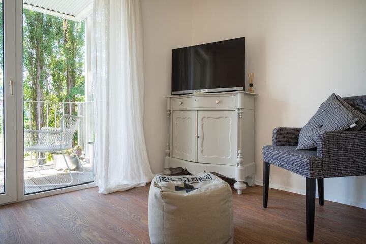 Room 12 of 25