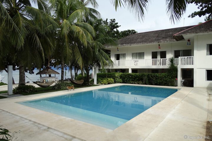 Hotel with Pool